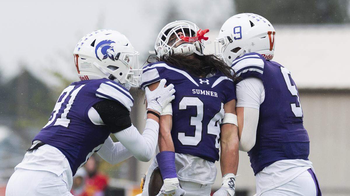 Sumner’s Steele Isaacs (34) reacts to a scoring a touchdown against Kamiakin during the first half of the game at Sumner High School, on Saturday, Nov. 16, 2024 in Sumner, Wash.