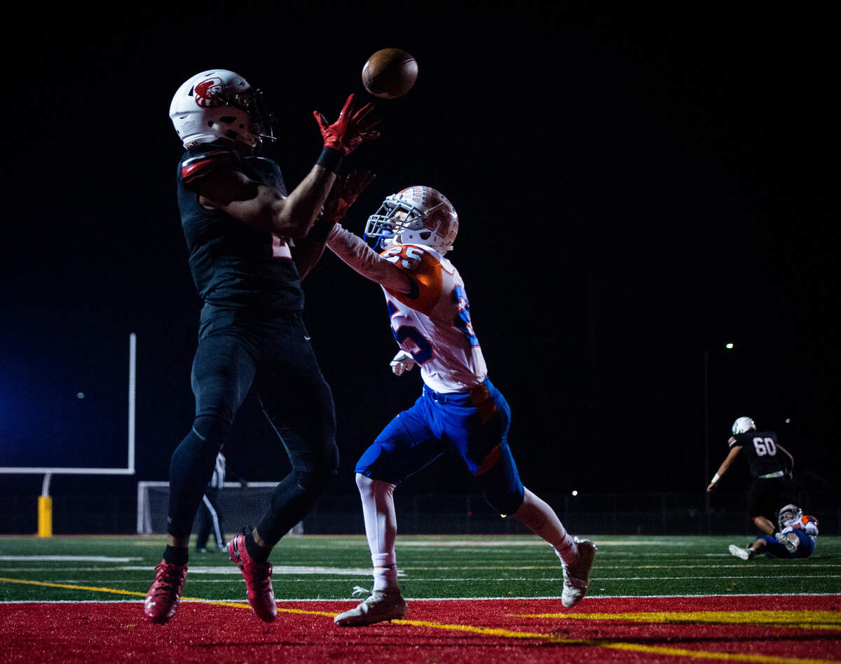 Steilacoom’s Emeka Egbuka makes a touchdown catch during the first quarter. Steilacoom played Ridgefield in a football game at Mount Tahoma High School in Tacoma, Wash., on Friday, Nov. 15, 2019.