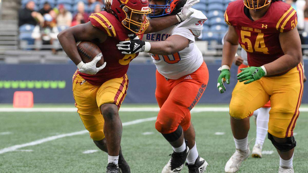 O’Dea running back Jason Brown (6) in a football game against Rainier Beach on Friday, Sept. 16, 2022 at Lumen Field in Seattle, Wash.