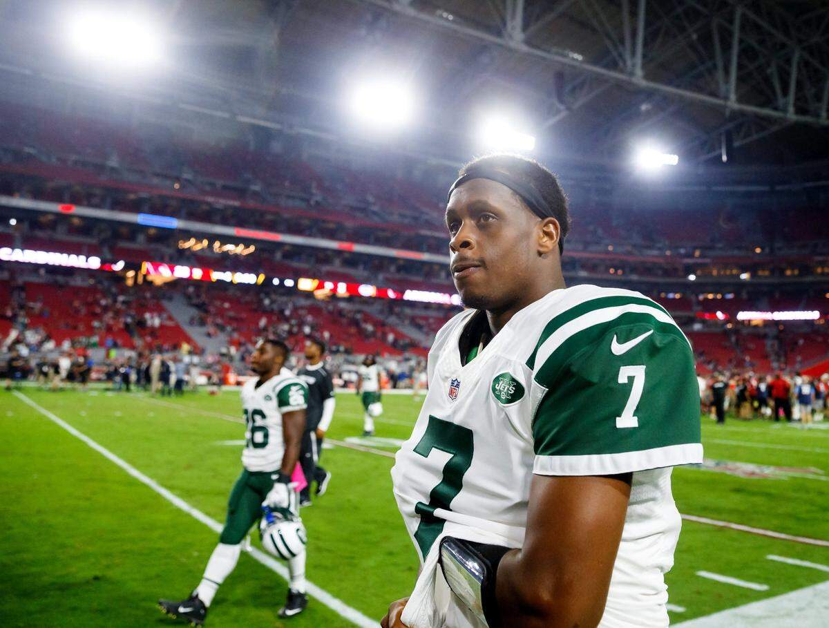 Oct 17, 2016; Glendale, AZ, USA; New York Jets quarterback Geno Smith (7) against the Arizona Cardinals at University of Phoenix Stadium. Mandatory Credit: Mark J. Rebilas-USA TODAY Sports
