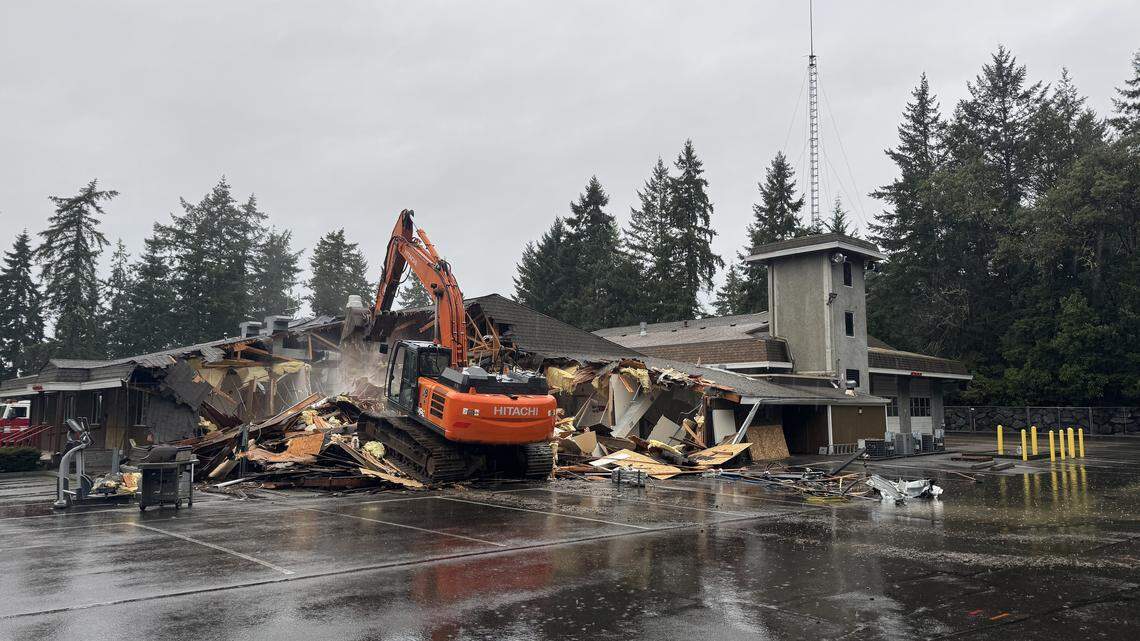 Excavator demolishes Gig Harbor fire station to make room for $15.5M building