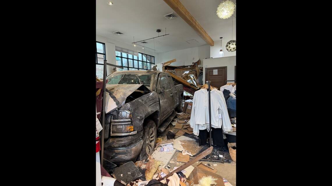 Crews respond to gas leak after vehicle crashes into boutique in Gig Harbor