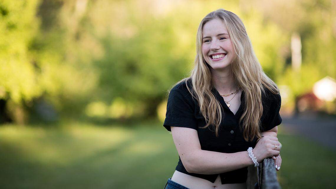 Peninsula’s Sonnen lost her dad to brain cancer. Then she became a star wrestler