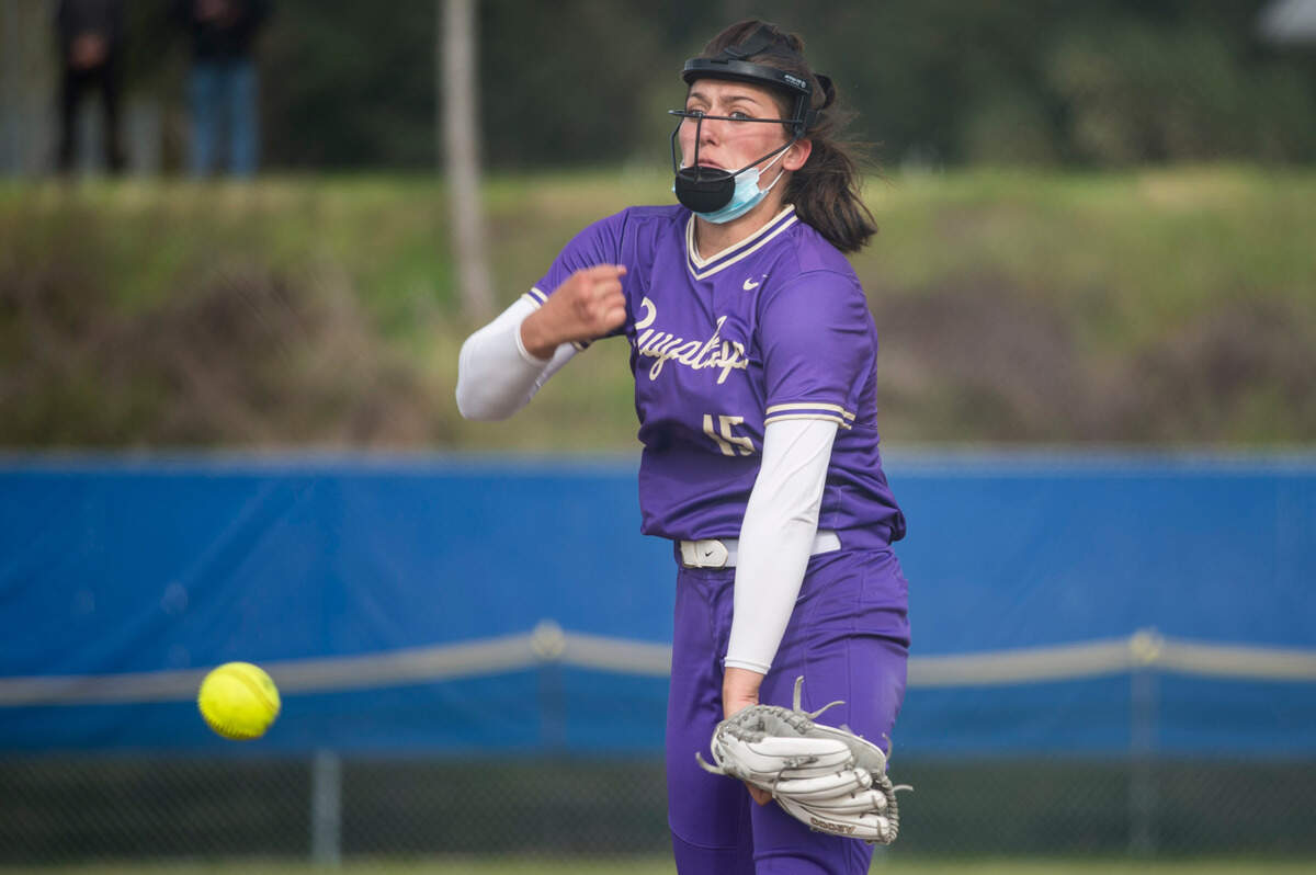Puyallup High School sophomore Isabelle Welch throws a pitch during the 4A SPSL championship game against Peninsula on Saturday, May 1, 2021 at Curtis High School in University Place, Wash. The Vikings won, 8-5.