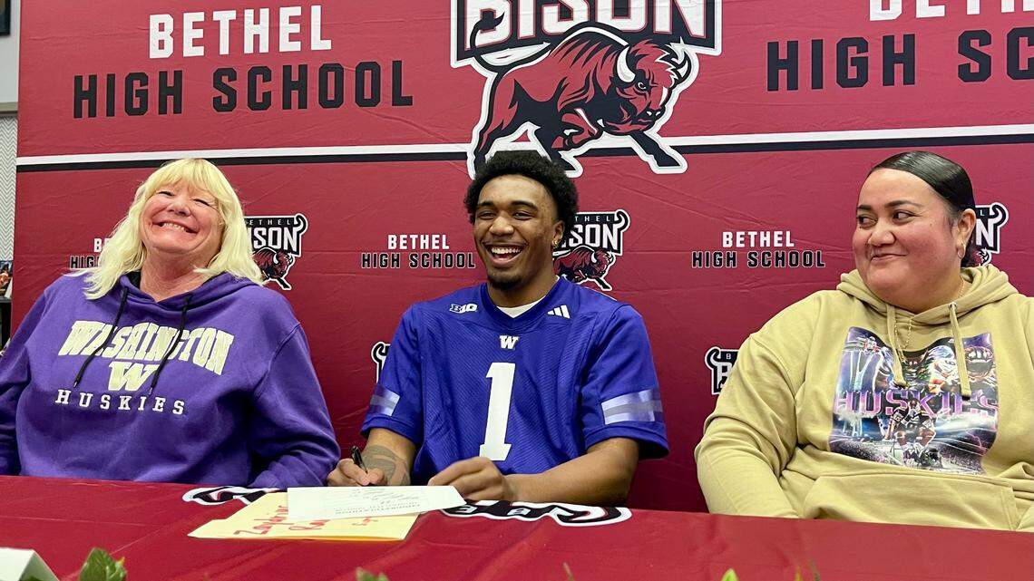 ‘I can build my legacy here.’ Bethel’s Rainey-Sale, state’s No. 1 recruit, signs with UW