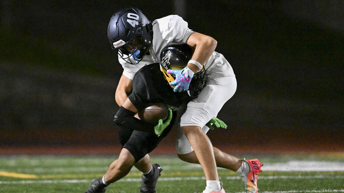 High school football roundup: Gig Harbor earns signature win against Lincoln