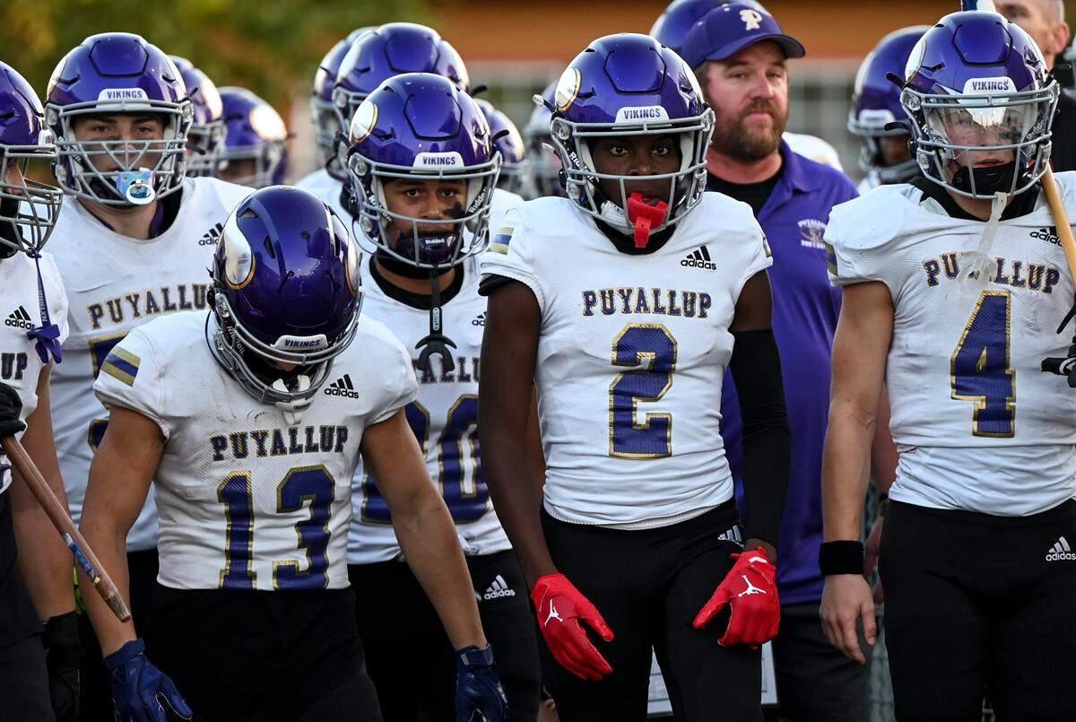 Puyallup takes to the field before the first half of the game against Sumner at Sumner High School, Thursday, Sept. 21, 2023, Sumner, Wash.