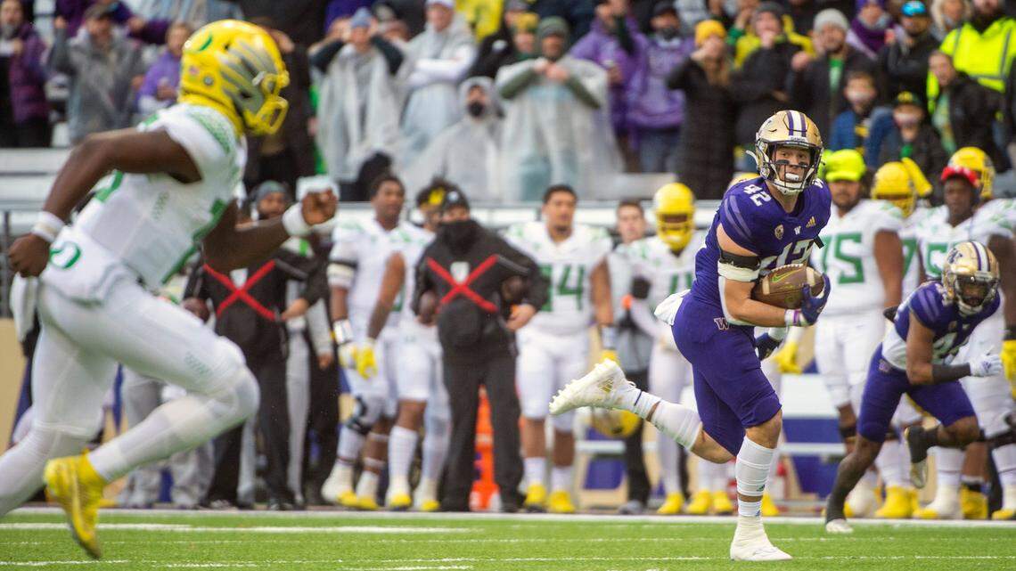 UW Huskies linebacker Carson Bruener is back, looking to build on his breakout season