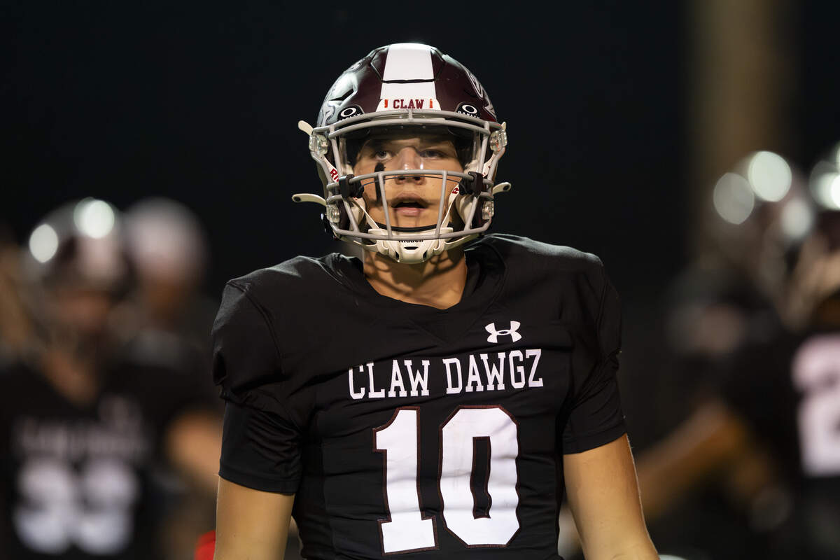 Enumclaw Hornets quarterback Gavin Trachte (10) looks on during the second half of the game against the Decatur Golden Gators at Pete’s Pool, on Thursday, Sept. 4, 2025, in Enumclaw, Wash.