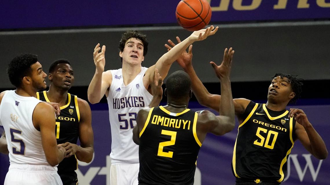 7-foot-4 Riley Sorn gives UW Huskies more than just height