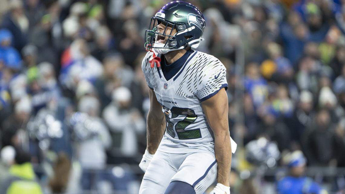 Cody White re-signs as Seahawks’ last free agent. What’s happened. What’s next