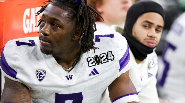 Michigan rolls past Washington, 34-13, to National Title