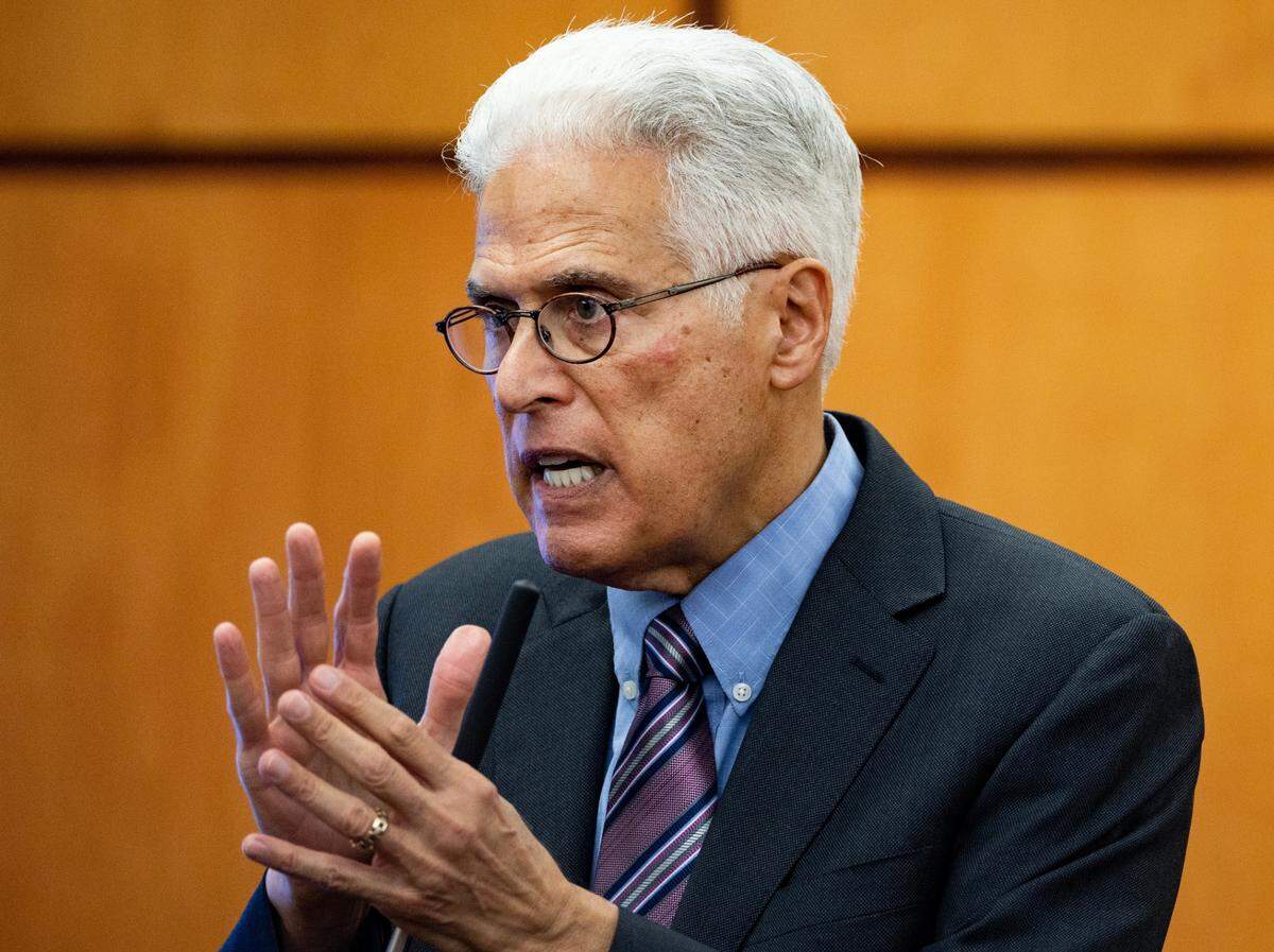 Dr. Daniel Wohlgelernter, a cardiologist from Santa Monica, Calif., takes the stand as an expert witness Wednesday, Oct. 25, 2023, at Pierce County Superior Court in Tacoma. (Luke Johnson / Pool / The Seattle Times)