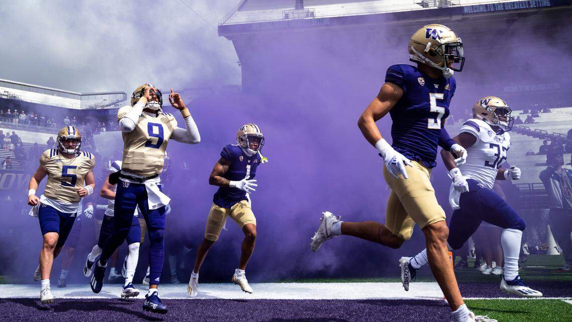 Here are the 2023 high school football recruits who have committed to the UW Huskies