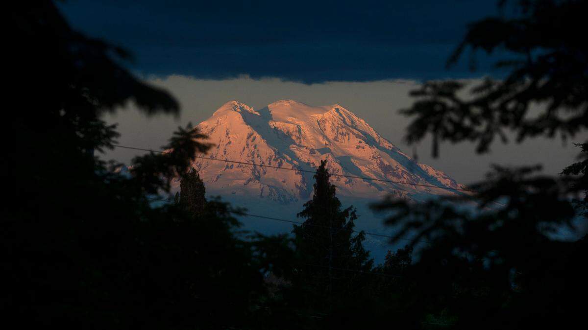 A woman went missing when she set out to ski above the Paradise area at Mount Rainier last month.