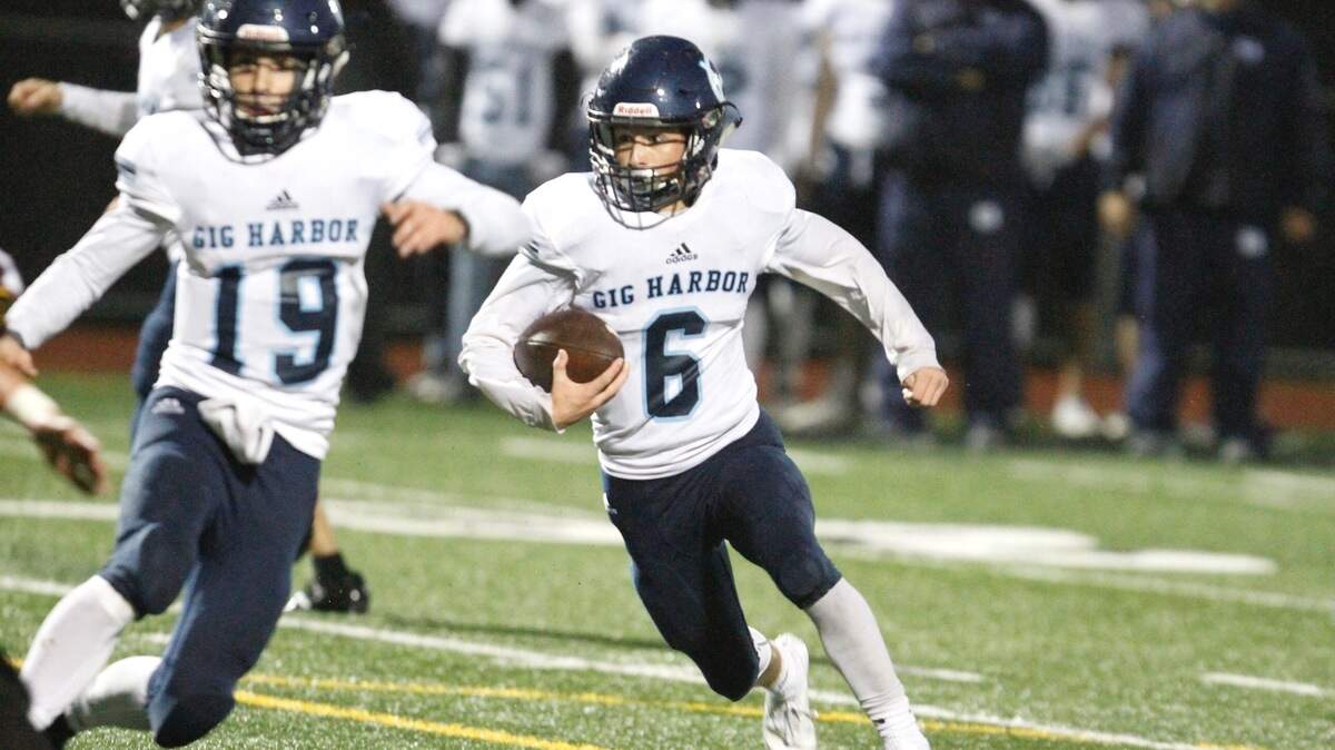 Gig Harbor’s Ryan King scored the lone touchdown of the night for the Tides on the road against Capital.