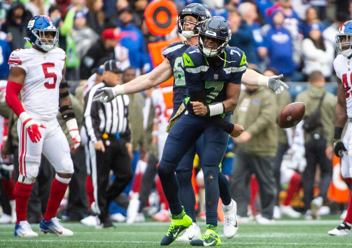 Seattle Seahawks quarterback Geno Smith (7) celebrates making a first down after running with the ball in the fourth quarter of an NFL game at Lumen Field in Seattle, Wash. on Oct. 30, 2022. The Seahawks defeated the Giants 27-13.
