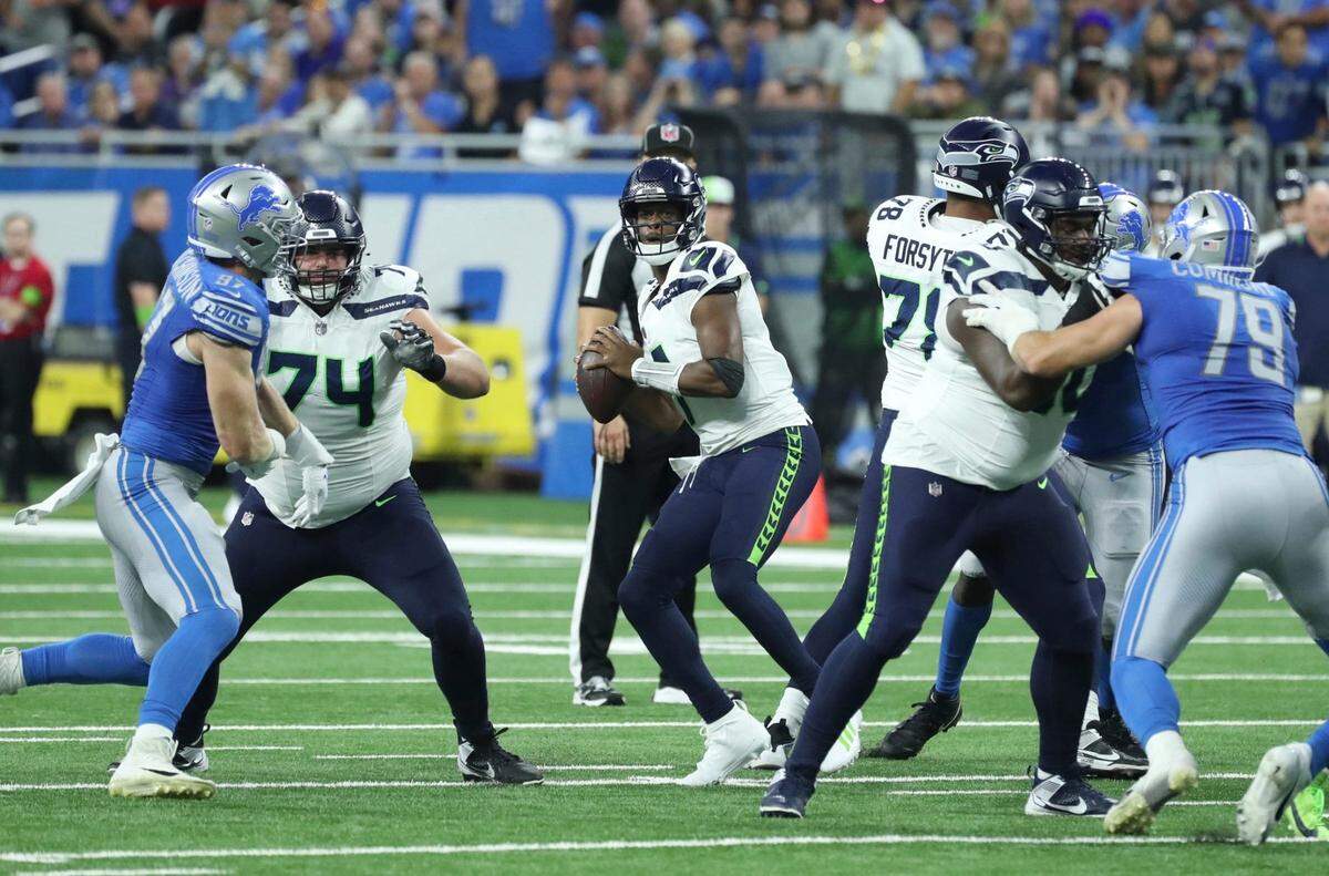 Seattle Seahawks quarterback Geno Smith (7) looks to pass against the Detroit Lions during first half action Sunday, Sept.17 2023.