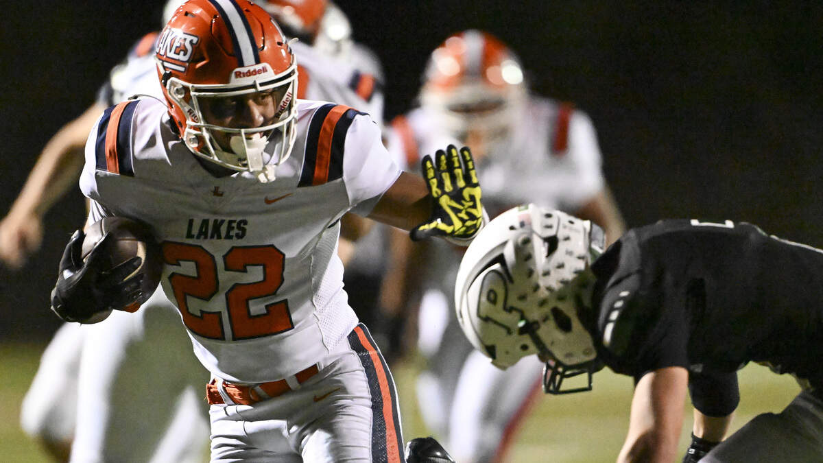 High school football roundup: ‘Sonic & Knuckles’ lead Lakes past Peninsula