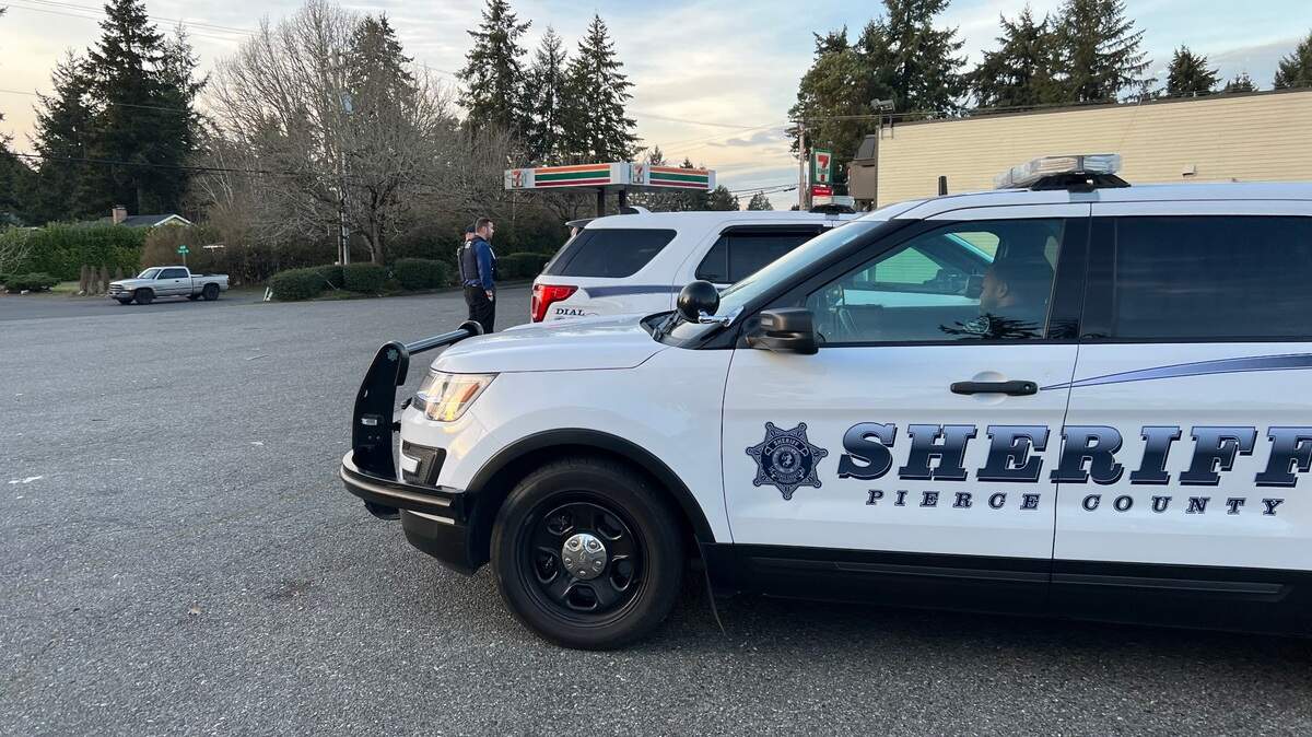 Man shot, injured in Lakewood armed robbery | Tacoma News Tribune
