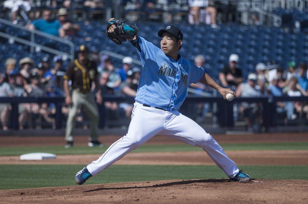 Seattle Mariners starter Yusei Kikuchi pitches in a spring training game against the Padres on Thursday, March 5, 2020 at Peoria Stadium in Peoria, Ariz.