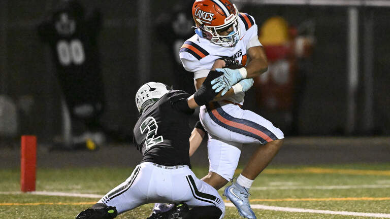 Photos: Lakes overtakes Peninsula in back-and-forth game