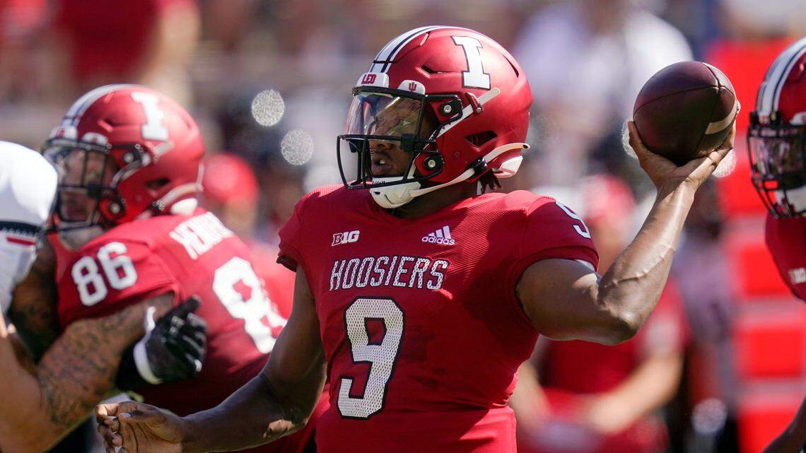 Indiana transfer quarterback Michael Penix Jr. commits to UW