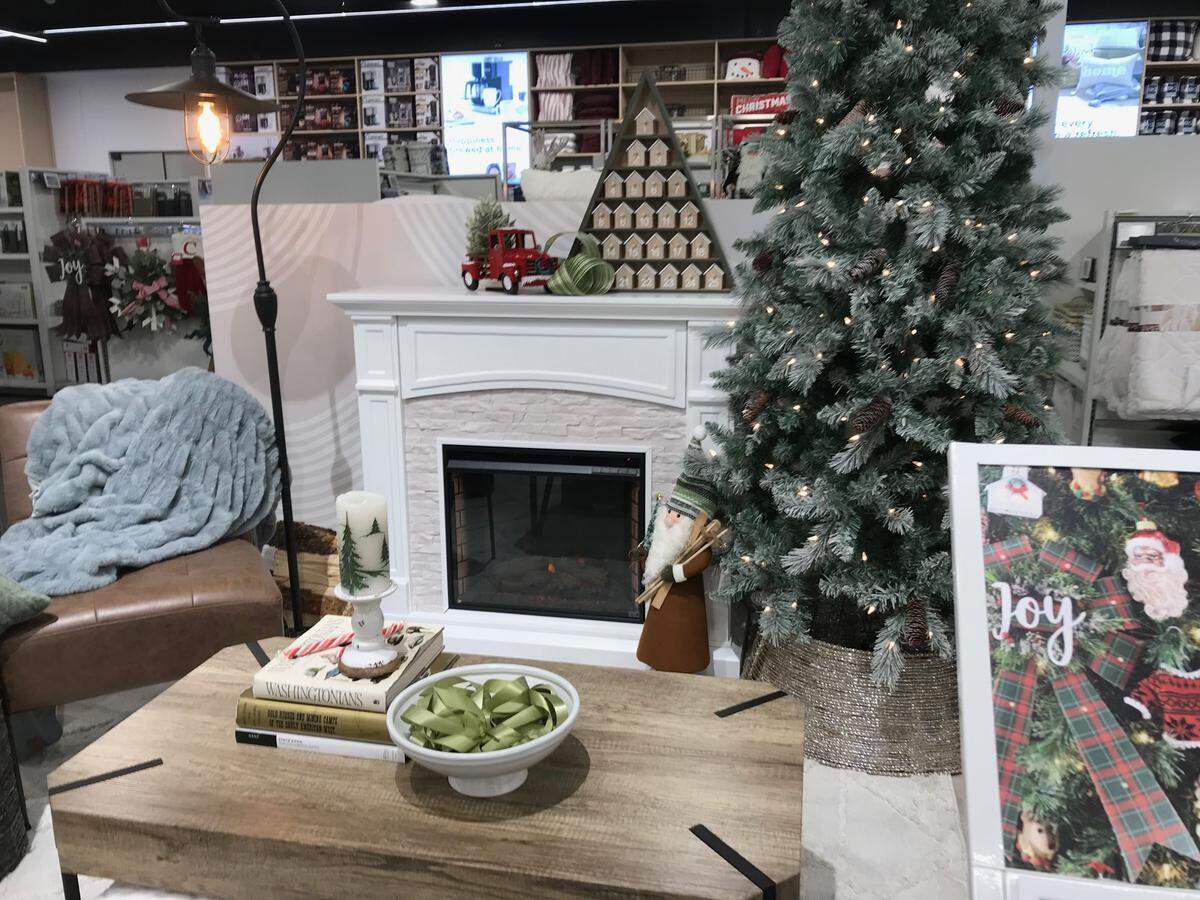 A sample home furnishings “vignette” shoppers can explore further with a related QR code at the Tacoma Kohl’s store.