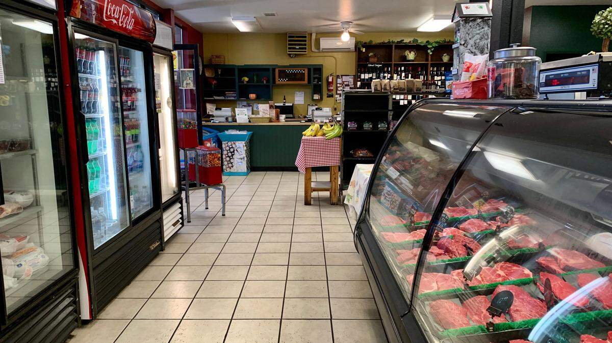 Dave’s Meat & Produce, located at the bend where I Street meets 21st Street in Tacoma’s North End, offers an array of fresh and frozen meats, plus marinades, vegetables, beer and wine.
