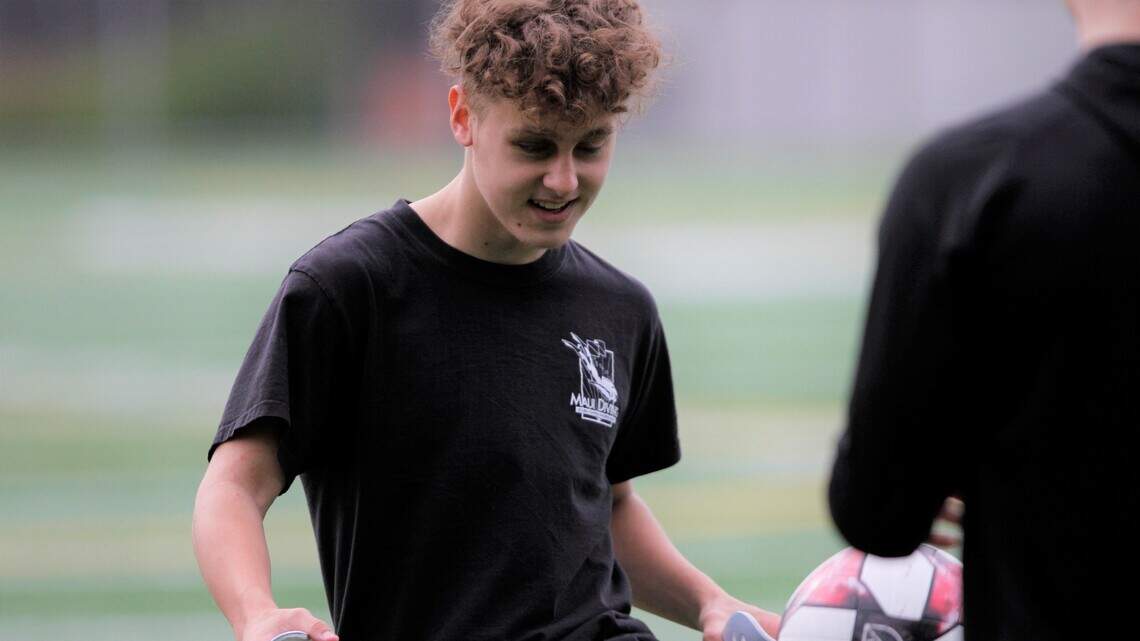 New season, new coach for Peninsula Seahawks boys soccer