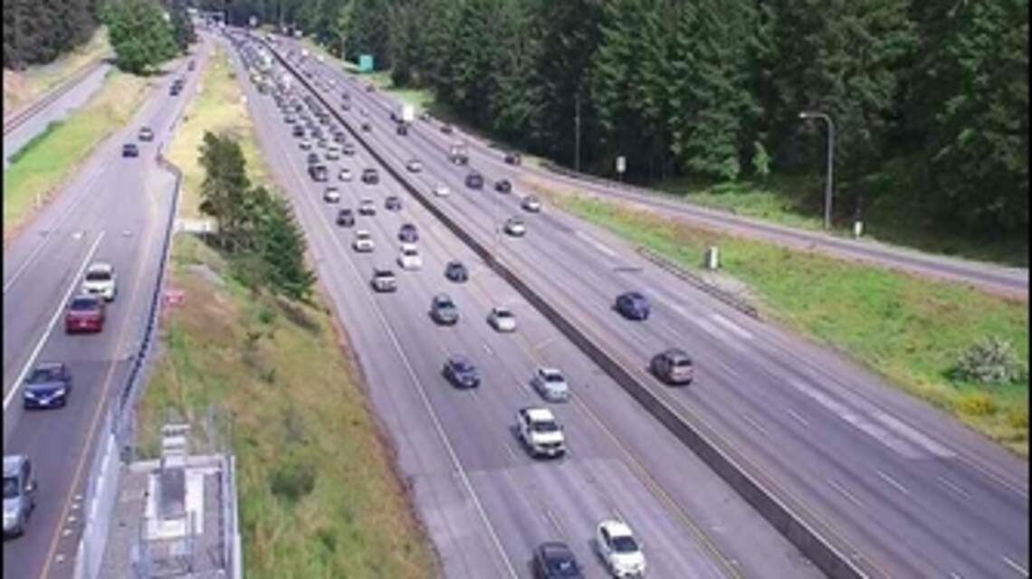 I-5 backed up near Lakewood and DuPont
