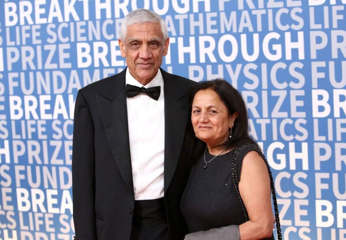 MOUNTAIN VIEW, CA - DECEMBER 03: Engineer Vinod Khosla and Neeru Khosla attend the 2018 Breakthrough Prize at NASA Ames Research Center on December 3, 2017 in Mountain View, California. (Photo by Jesse Grant/Getty Images)
