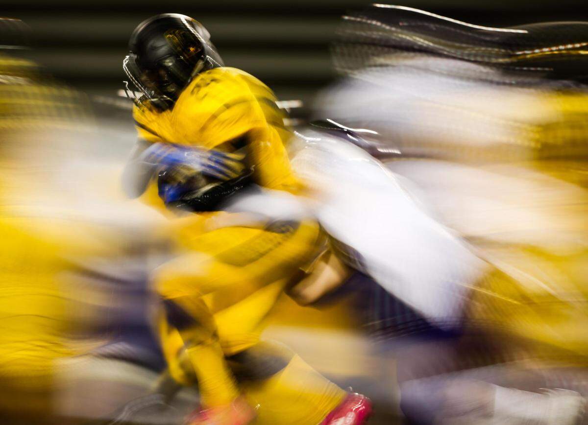 Lincoln’s Julien Simon rushes in the second quarter. Lincoln played Lake Stevens in a football game at the Lincoln Bowl in Tacoma, Wash., on Friday, Sept. 13, 2019.