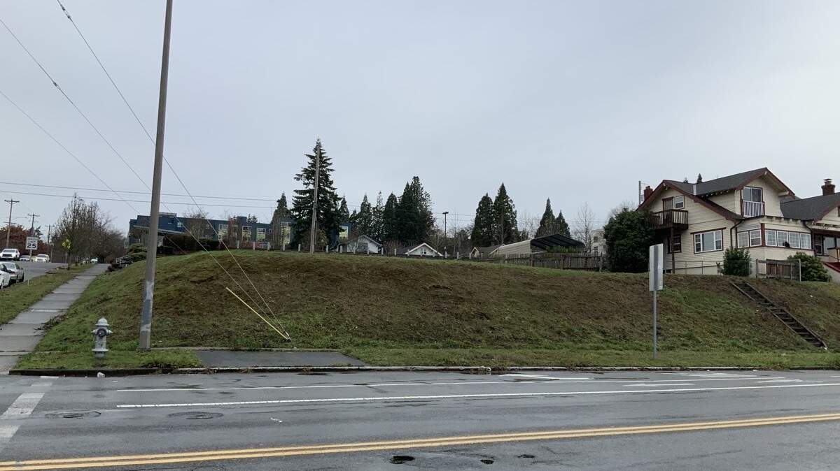 A vacant lot along Tacoma Avenue South is the setting for a proposed new building, according to city records.