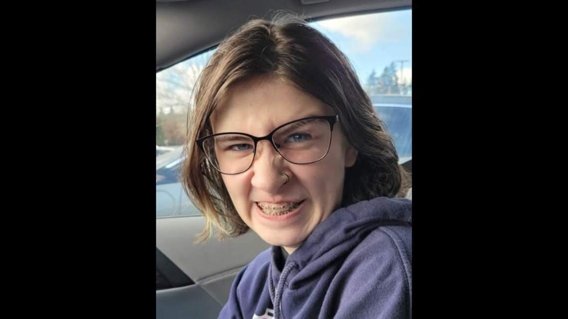 Police searching for missing girl near Puyallup