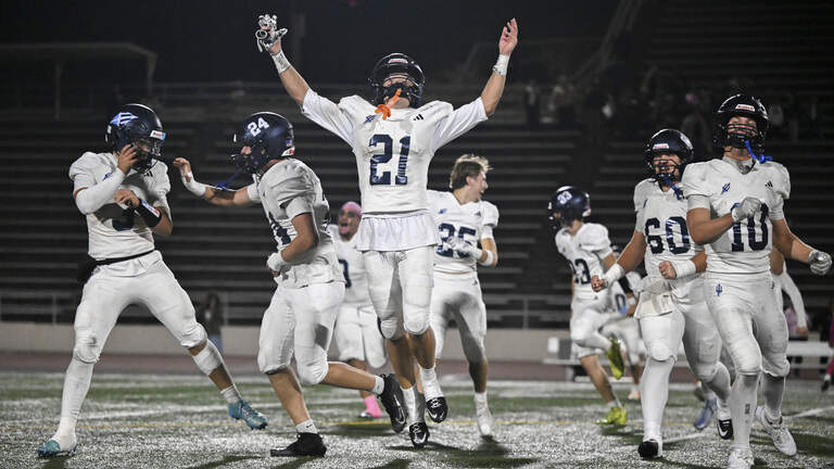 Photos: Gig Harbor wins over Lincoln in close game at Lincoln Bowl