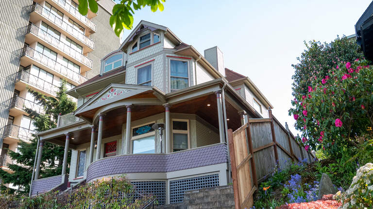 Silk wallpaper, twin houses, iconic mansion: Historic Tacoma homes tour is back