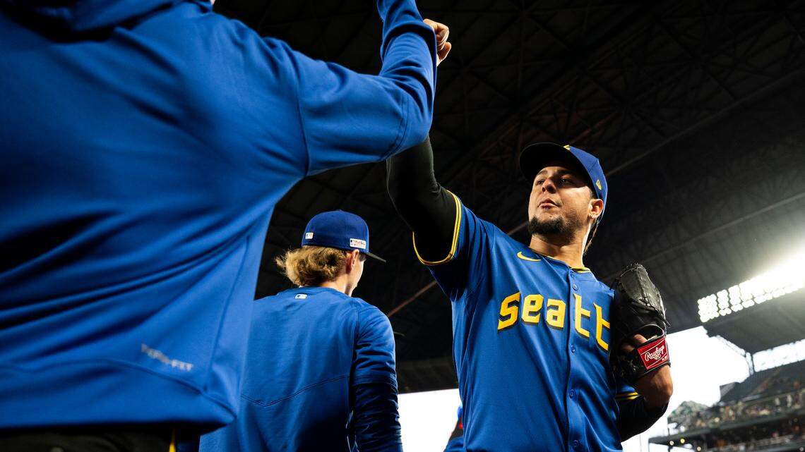 Castillo shines, Mariners rout Mets on ESPN’s Sunday Night Baseball