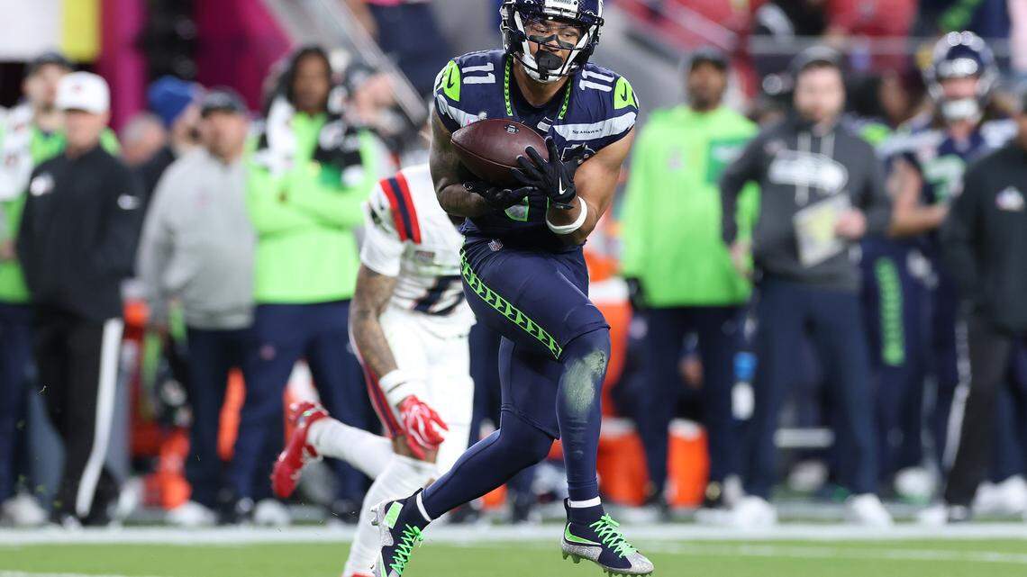 Jaxon Smith-Njigba briefly leaves Super Bowl to get tested for head injury