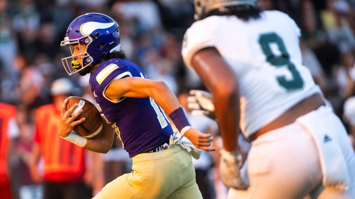 Backup QB Velasco throws game-winning TD pass, lifting Puyallup over Emerald Ridge, 29-28