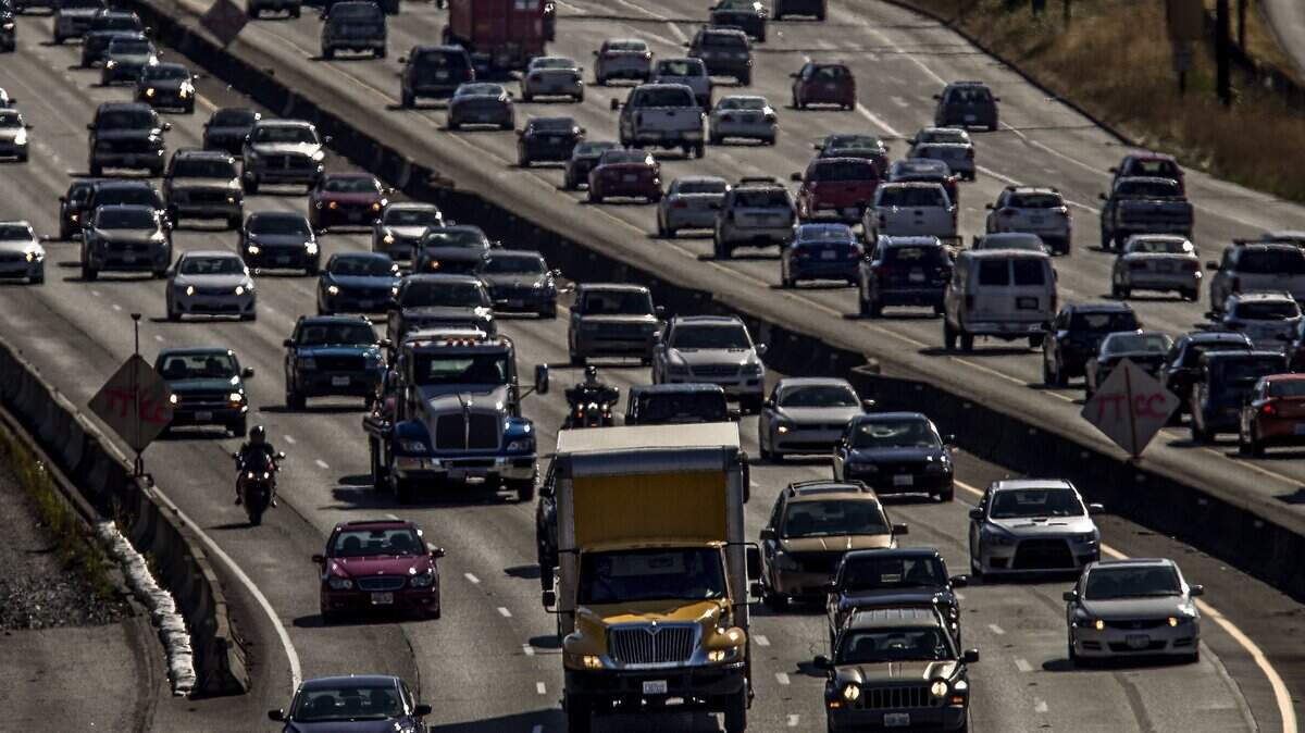Early evening traffic on the I-5 by Exit 133 and the Tacoma Dome in June 2016. Lane and ramp closures are scheduled for this weekend.