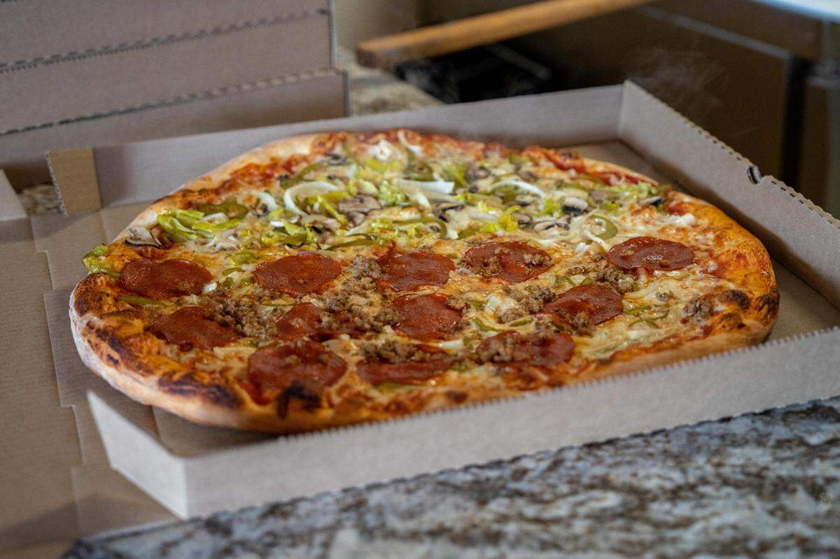 Salamone’s Pizza has served 18-inch New York-style pies whole and by the slice from Tacoma’s Stadium District since 2018. Owner Steven Salamone will open his second restaurant in University Place in February, taking over Ale House Pub at 2122 Mildred St. W.
