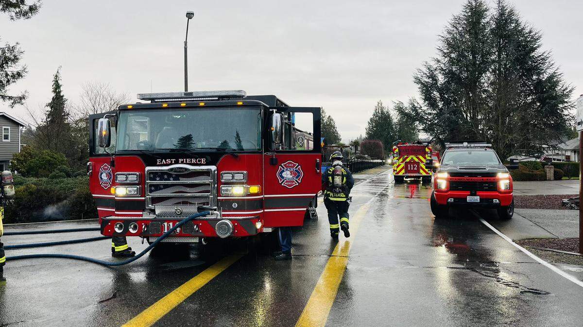 A chlorine spill has occurred near Tapps Island. Firefighters request people to stay clear of the area.
