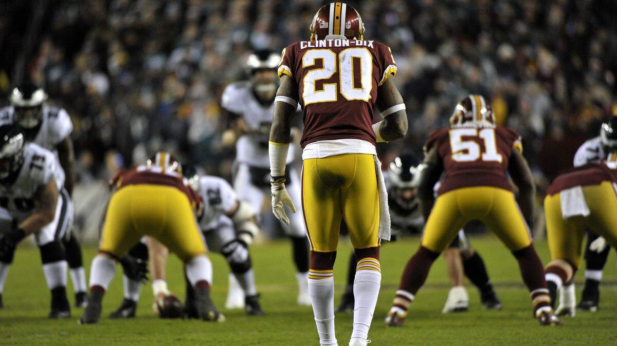 Washington Redskins strong safety Ha Ha Clinton-Dix (20) looks across the one of scrimmage during an NFL football game against the Philadelphia Eagles, Sunday, Dec. 30, 2018, in Landover, Md. (AP Photo/Mark Tenally)