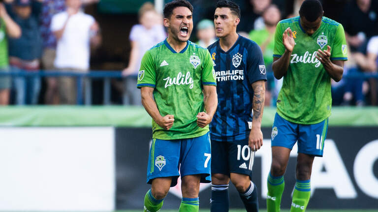 After frantic second half, Sounders beat Galaxy 4-3