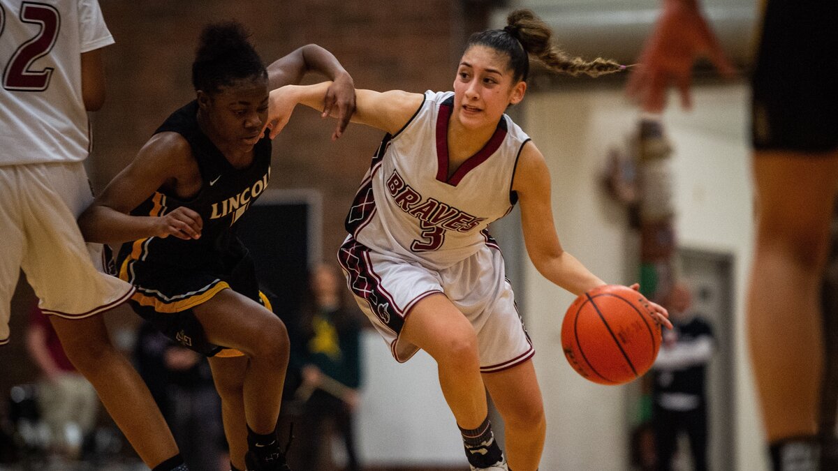 Bethel’s Esmeralda Morales (3) tries to get around Zaniya Banks (1) in the fourth quarter. Lincoln played Bethel High School in a basketball game at Bethel High School in Spanaway, Wash., on Friday, Jan. 11, 2019.