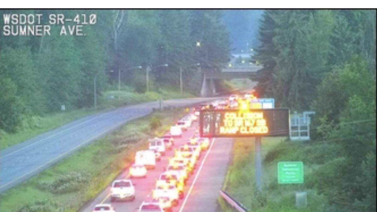 One person has died from a head-on crash early Wednesday morning in Sumner.