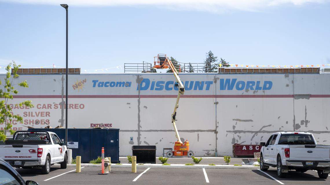 A new Grocery Outlet for Lakewood and what’s next for Tacoma Discount World site