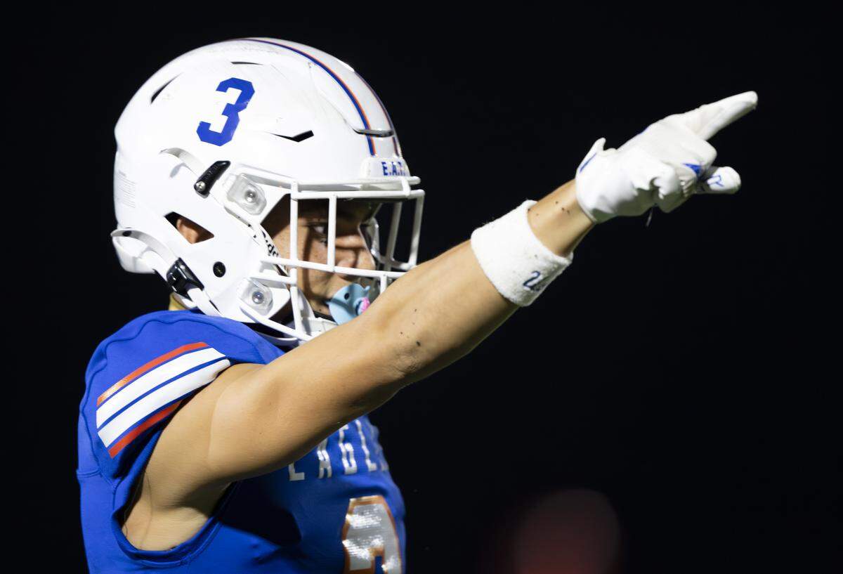 Graham-Kapowsin Eagles wide receiver Keh'ano Corpuz (3) reacts to a first-down catch during the second half of the game against the O'Dea Fighting Irish at Art Crate Field, on Friday, Sept. 5, 2025, in Spanaway, Wash.