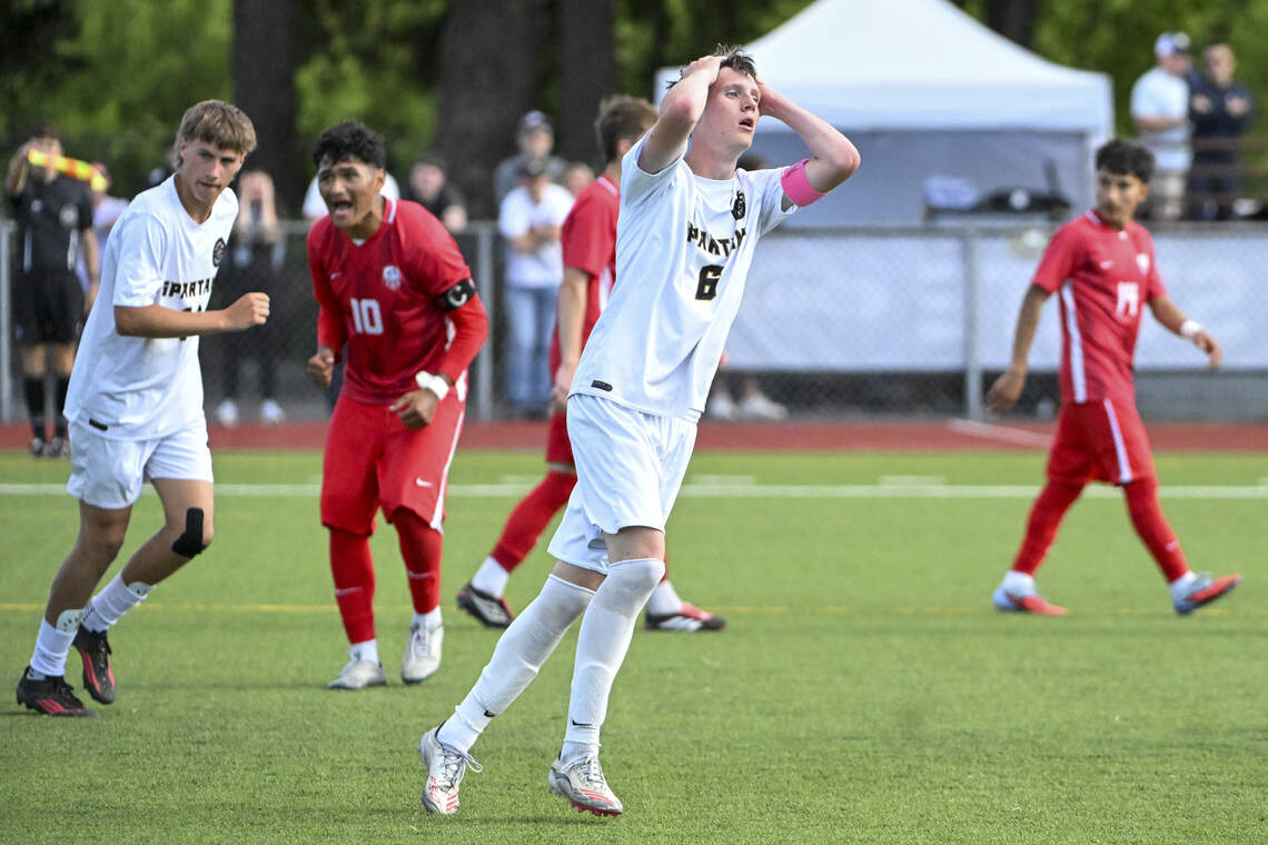 Sumner falls to Eastmont in 4A soccer state championship game, 3-1